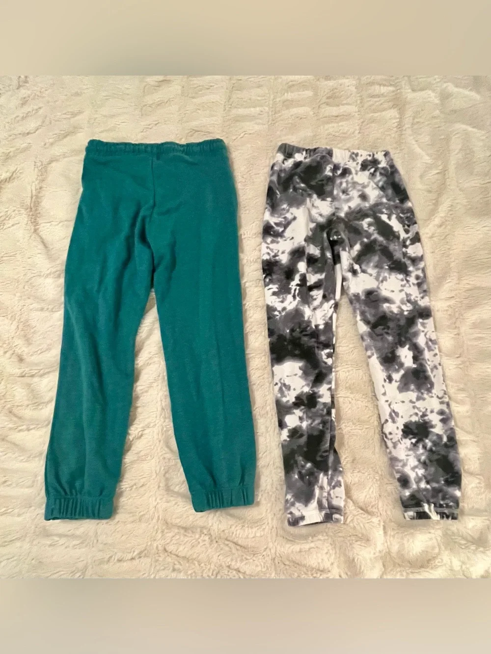 Pair of Old Navy & The Children's Place Joggers Girls’ Size 8 & 7/8